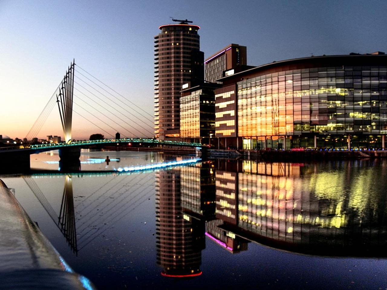 Elm Aparthotel , Collection Of Apartments Available Near Media City , Free Parking Манчестер Екстер'єр фото
