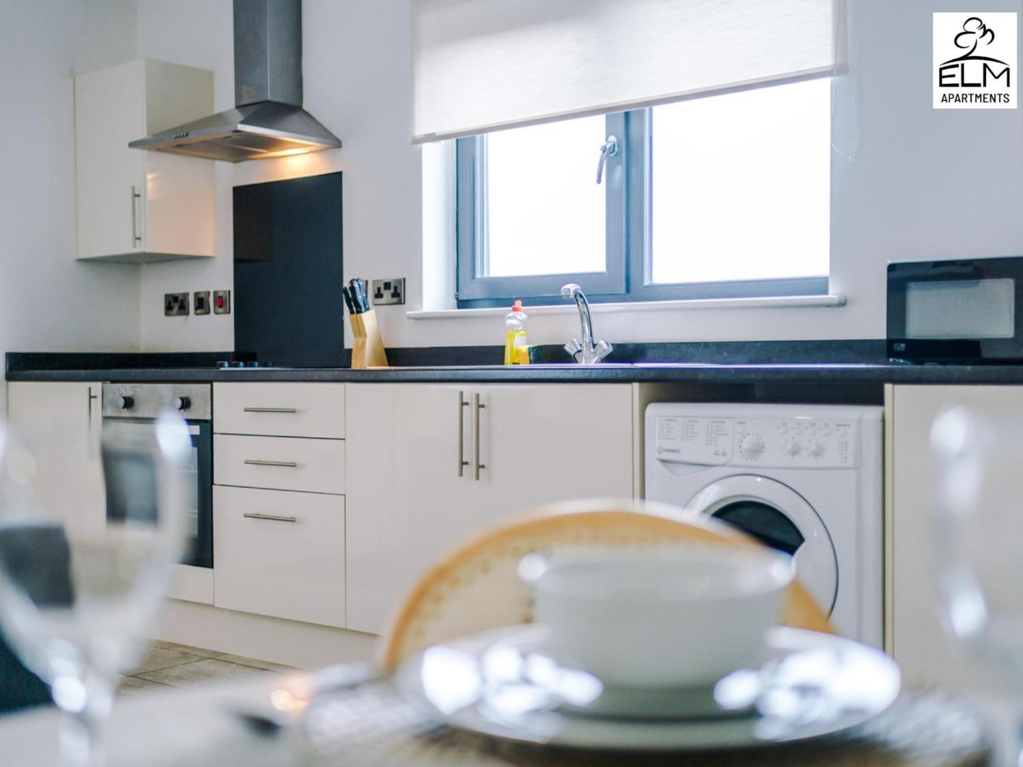 Elm Aparthotel , Collection Of Apartments Available Near Media City , Free Parking Манчестер Екстер'єр фото