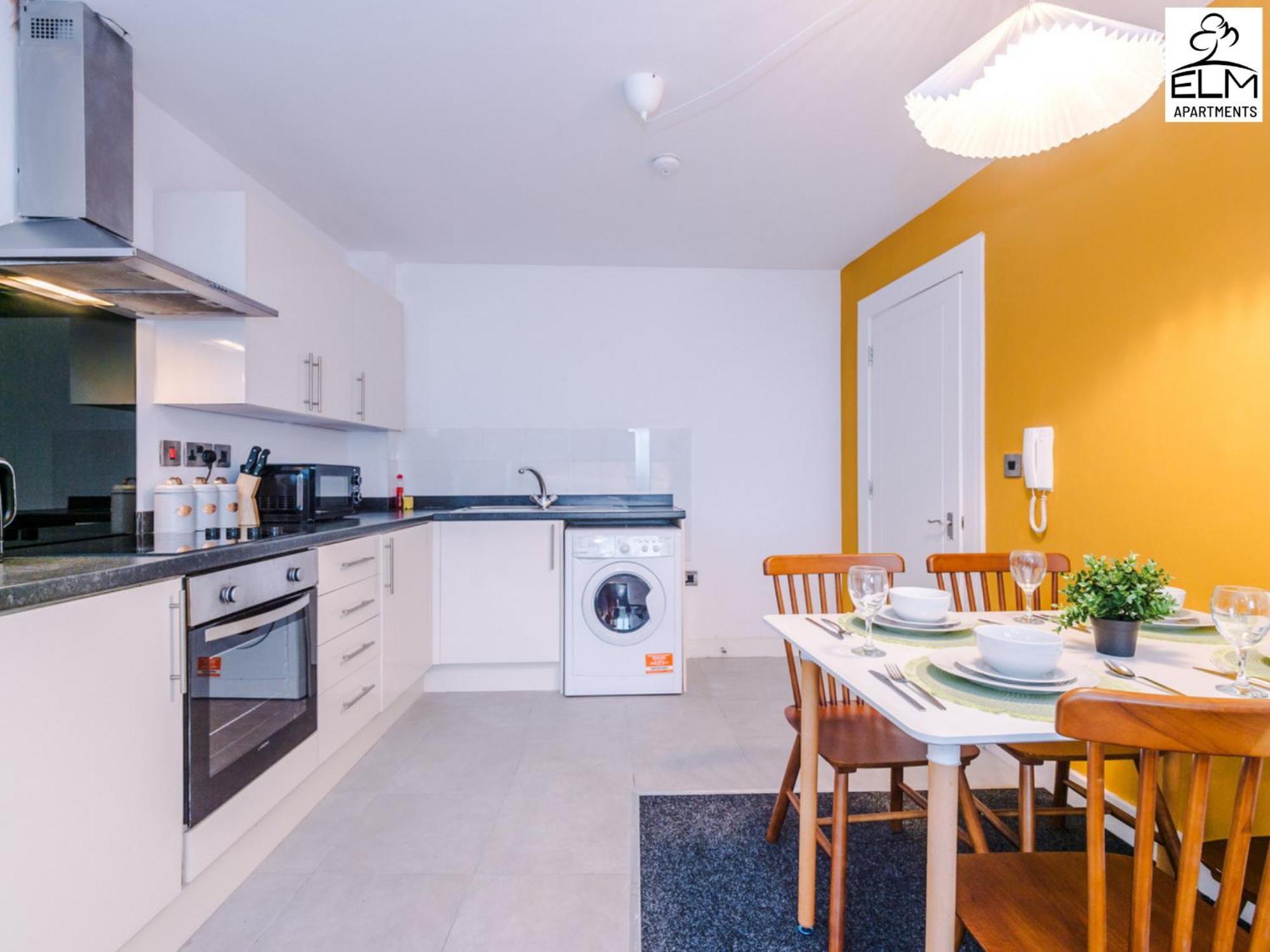 Elm Aparthotel , Collection Of Apartments Available Near Media City , Free Parking Манчестер Екстер'єр фото